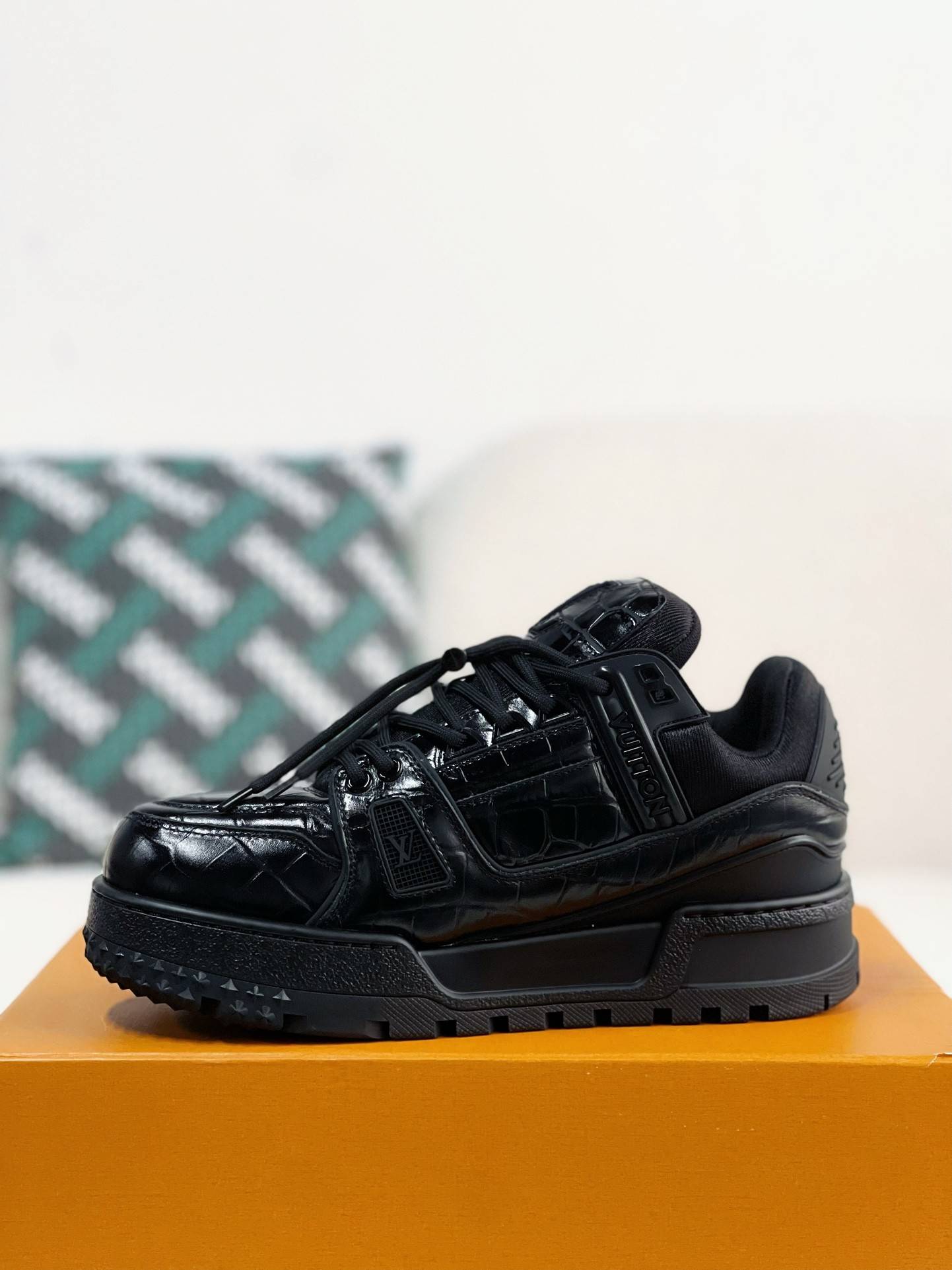 L*V TRAINER MAXI  SNEAKERS