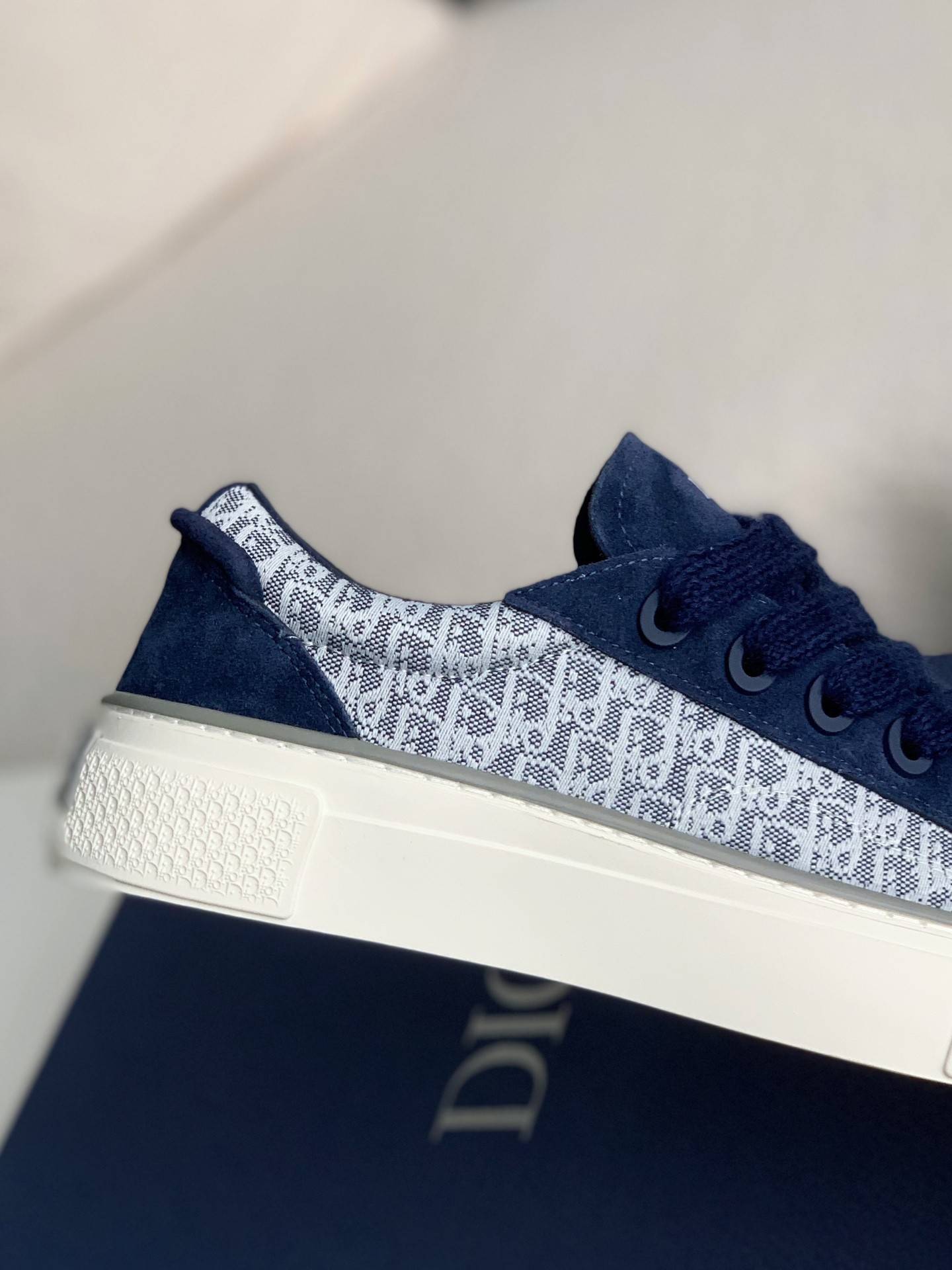D*OR New B33 Sneaker
