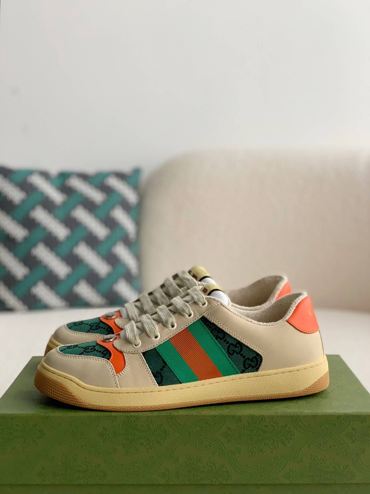 GU*IDirty shoes