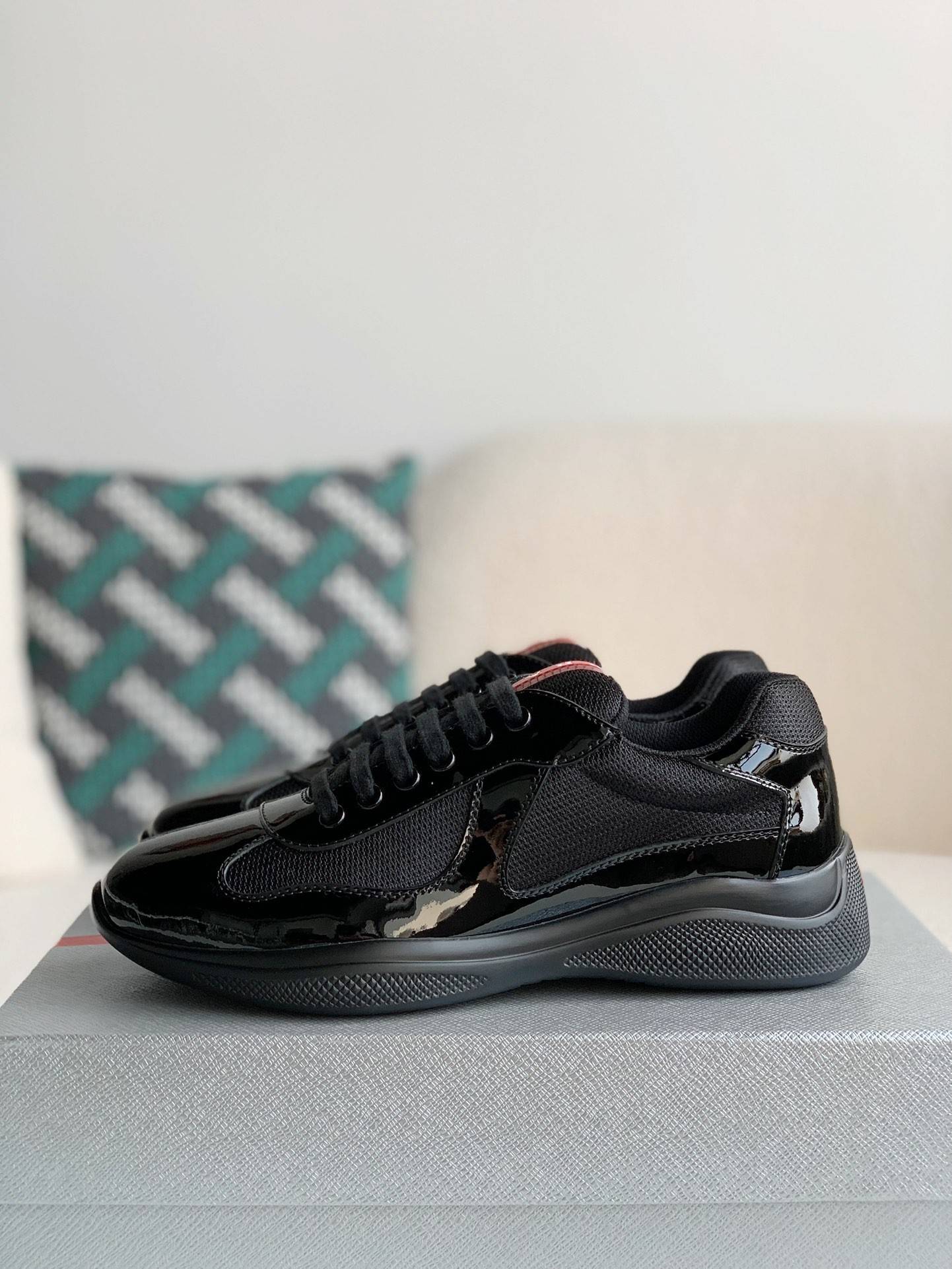 P*DA Sneakers