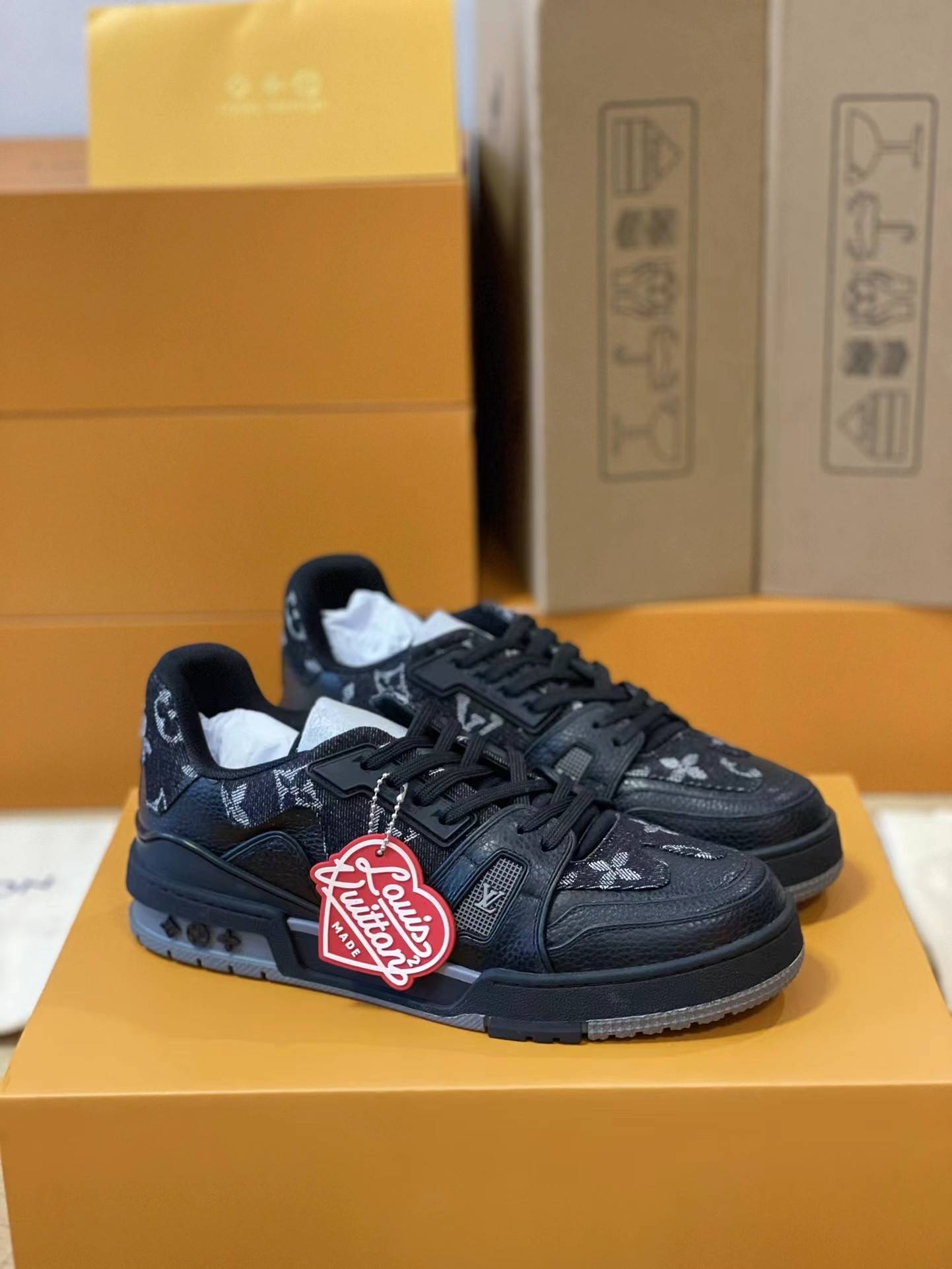 L*V TRAINER 1A9IQ5 Sneakers