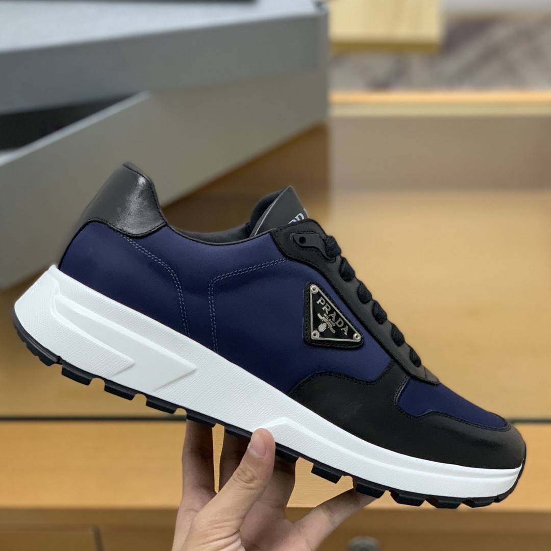 P*DA Sneakers