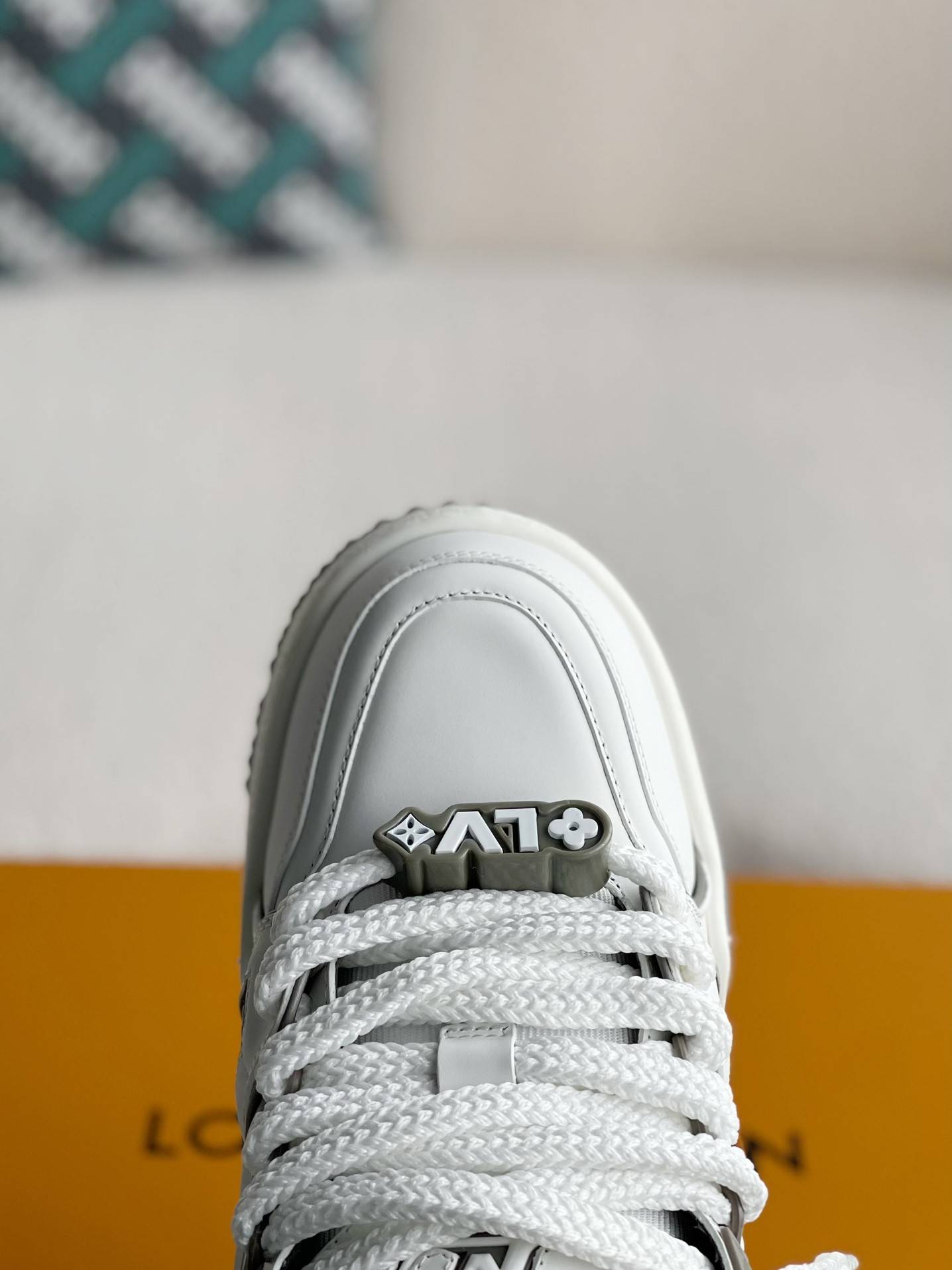 L*V TRAINER MAXI  SNEAKERS