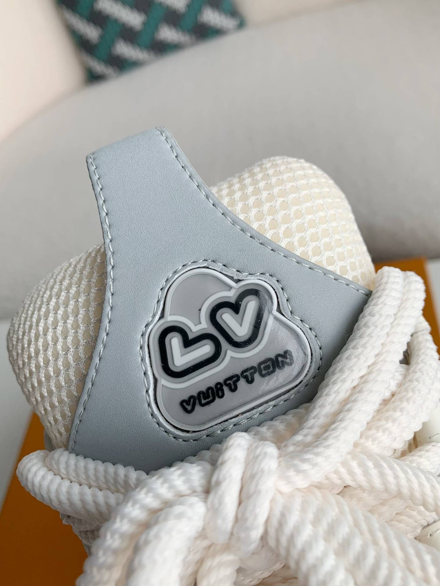 L*V RUNNER TATIC sneakers