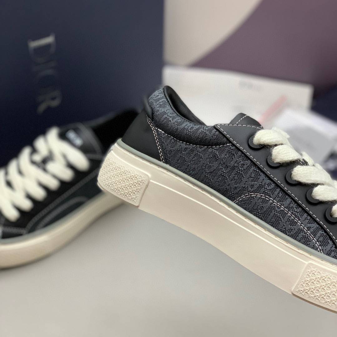 D*OR New B33 Sneaker