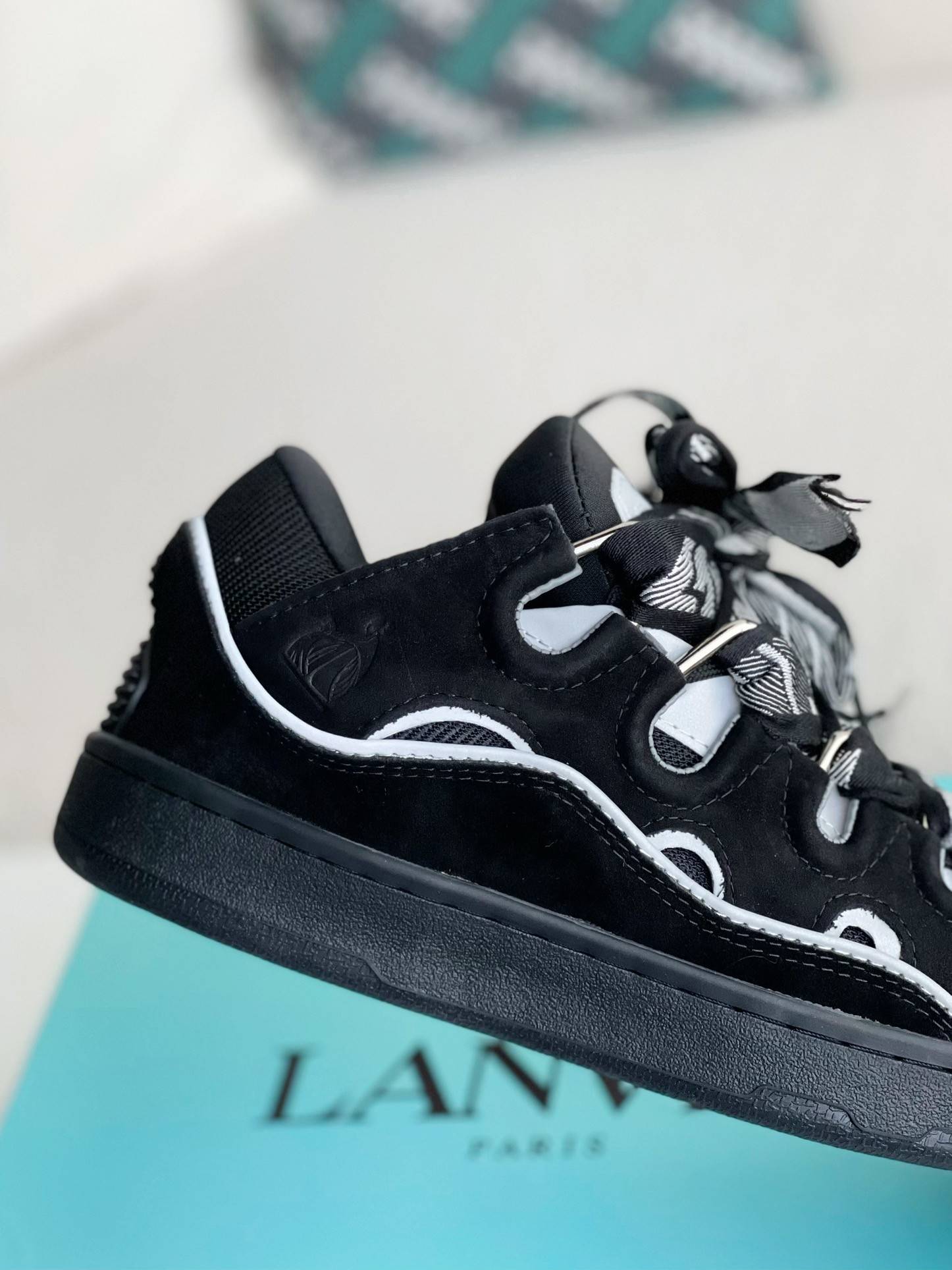 LA*N Sneaker