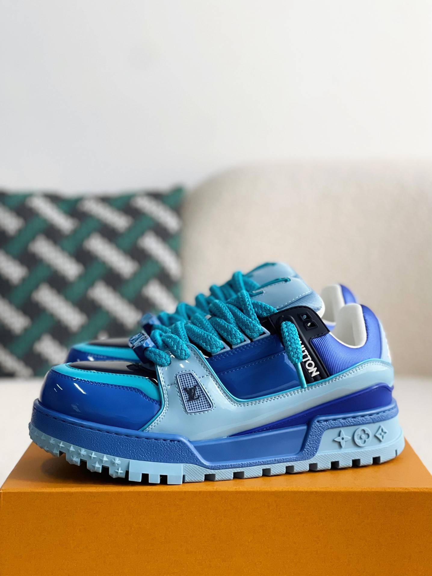 L*V TRAINER MAXI  SNEAKERS
