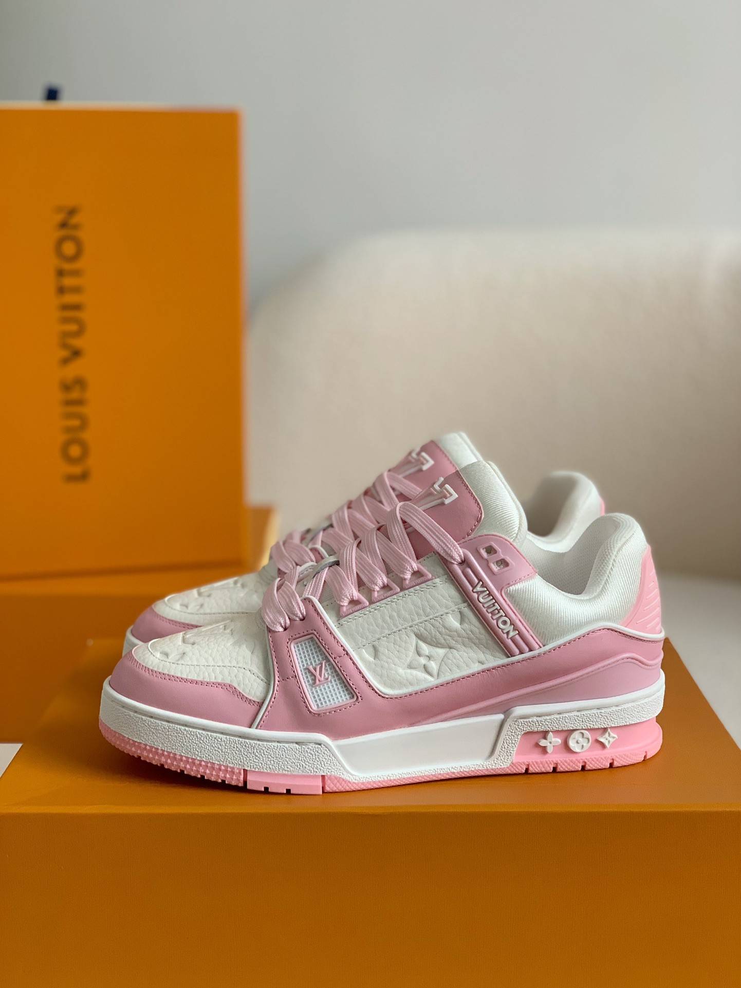 L*V TRAINER SNEAKERS