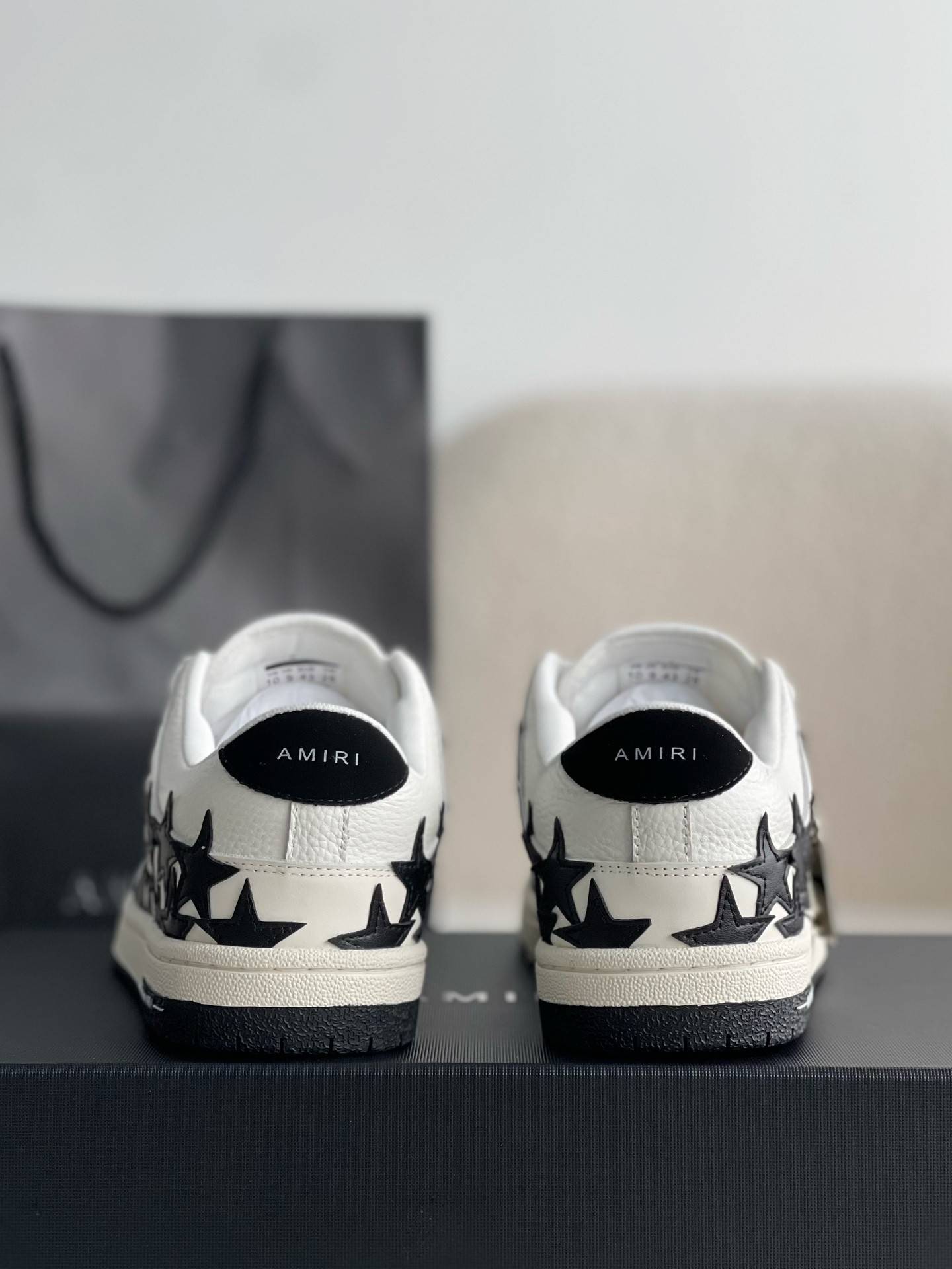 A*RI Sneakers