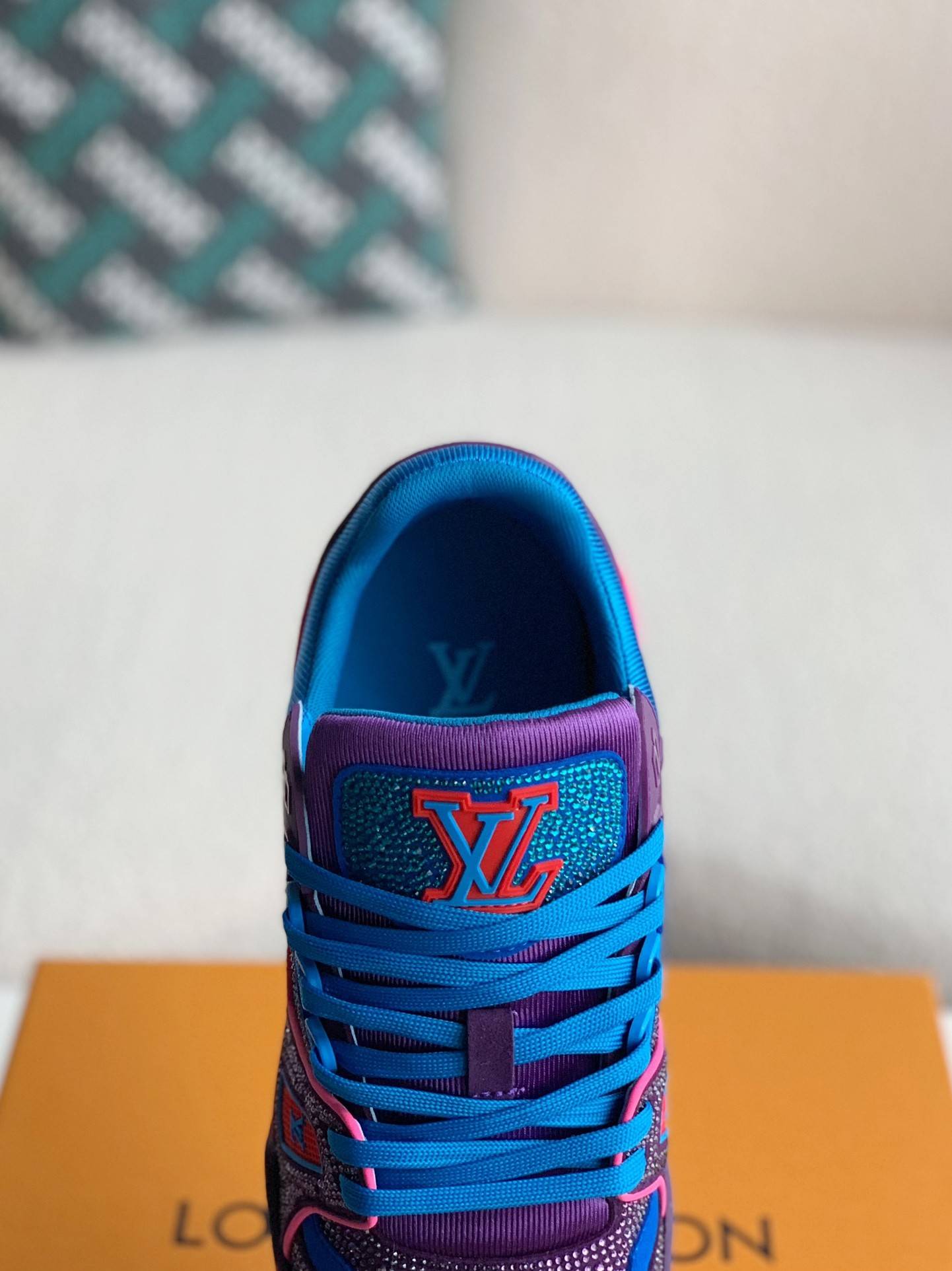 L*V TRAINER Sneakers