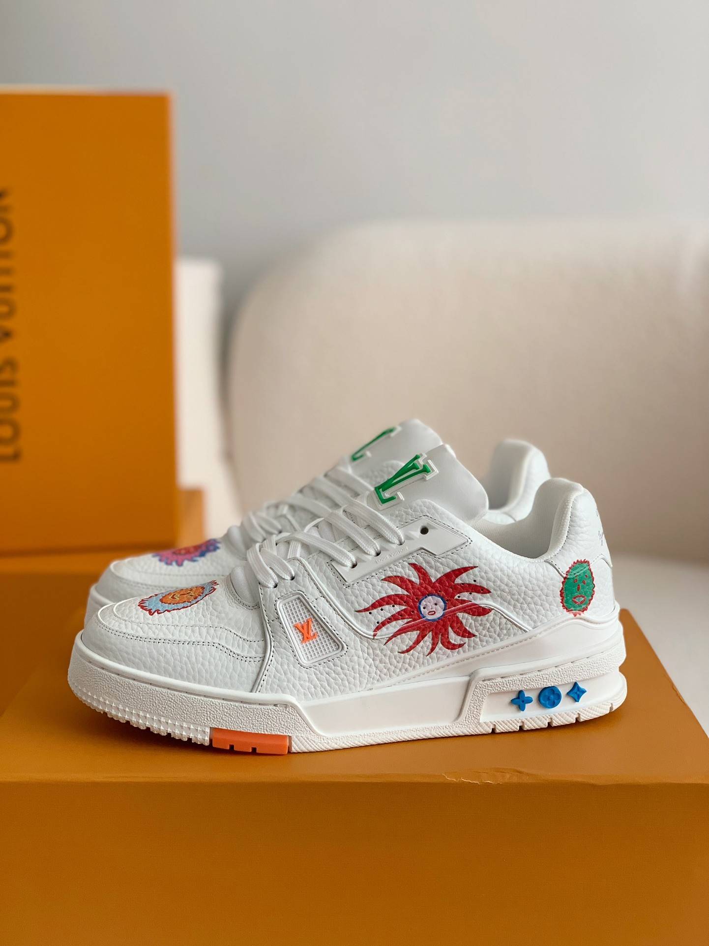L*V TRAINER Sneakers