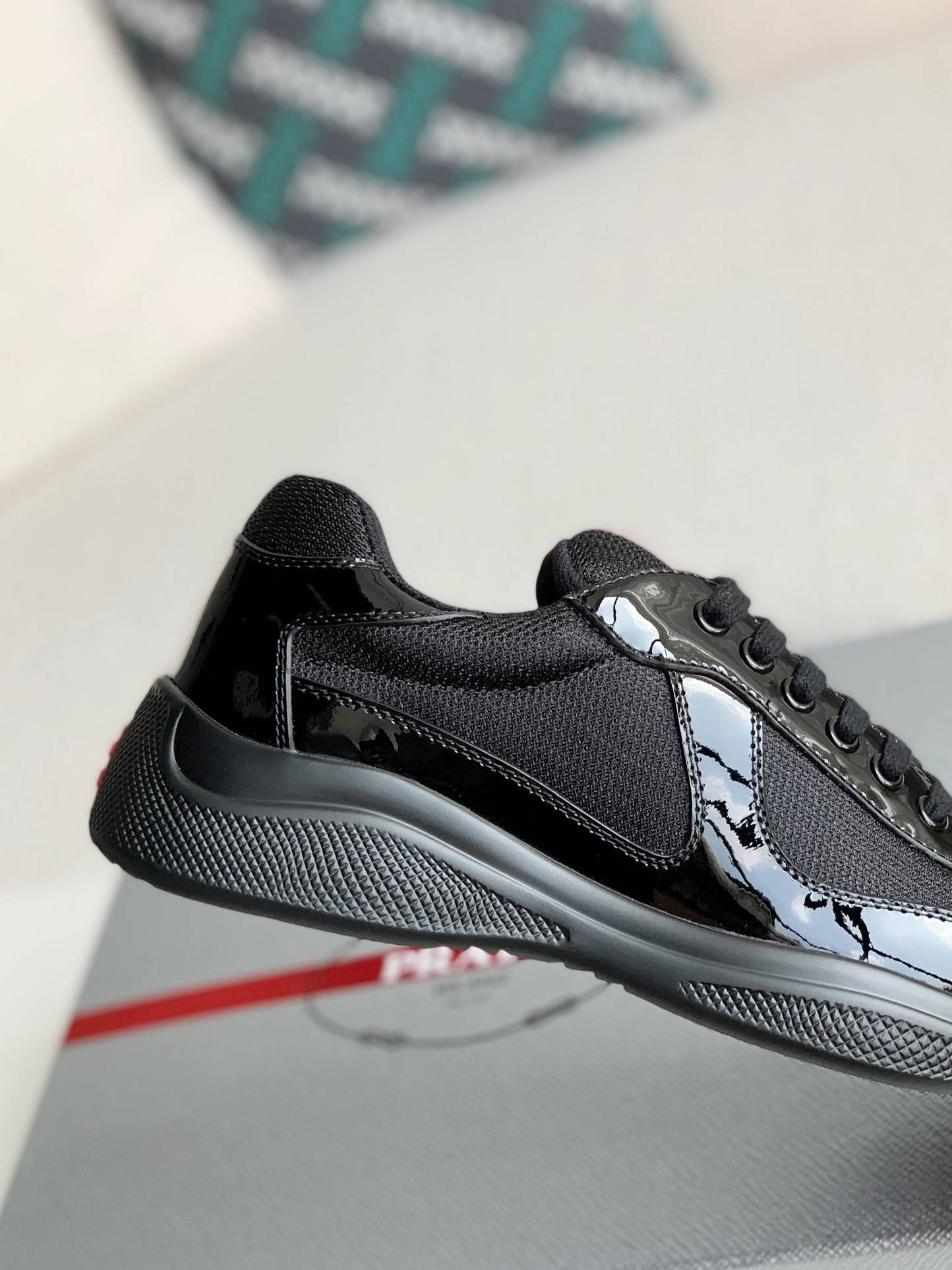 P*DA Sneakers