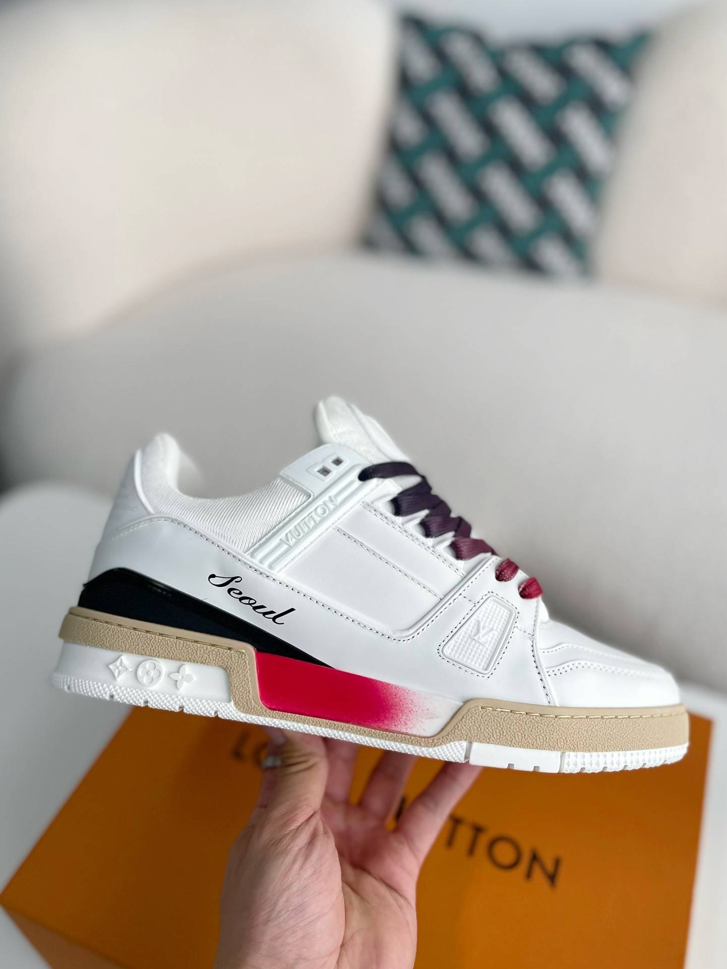L*V TRAINER SNEAKERS