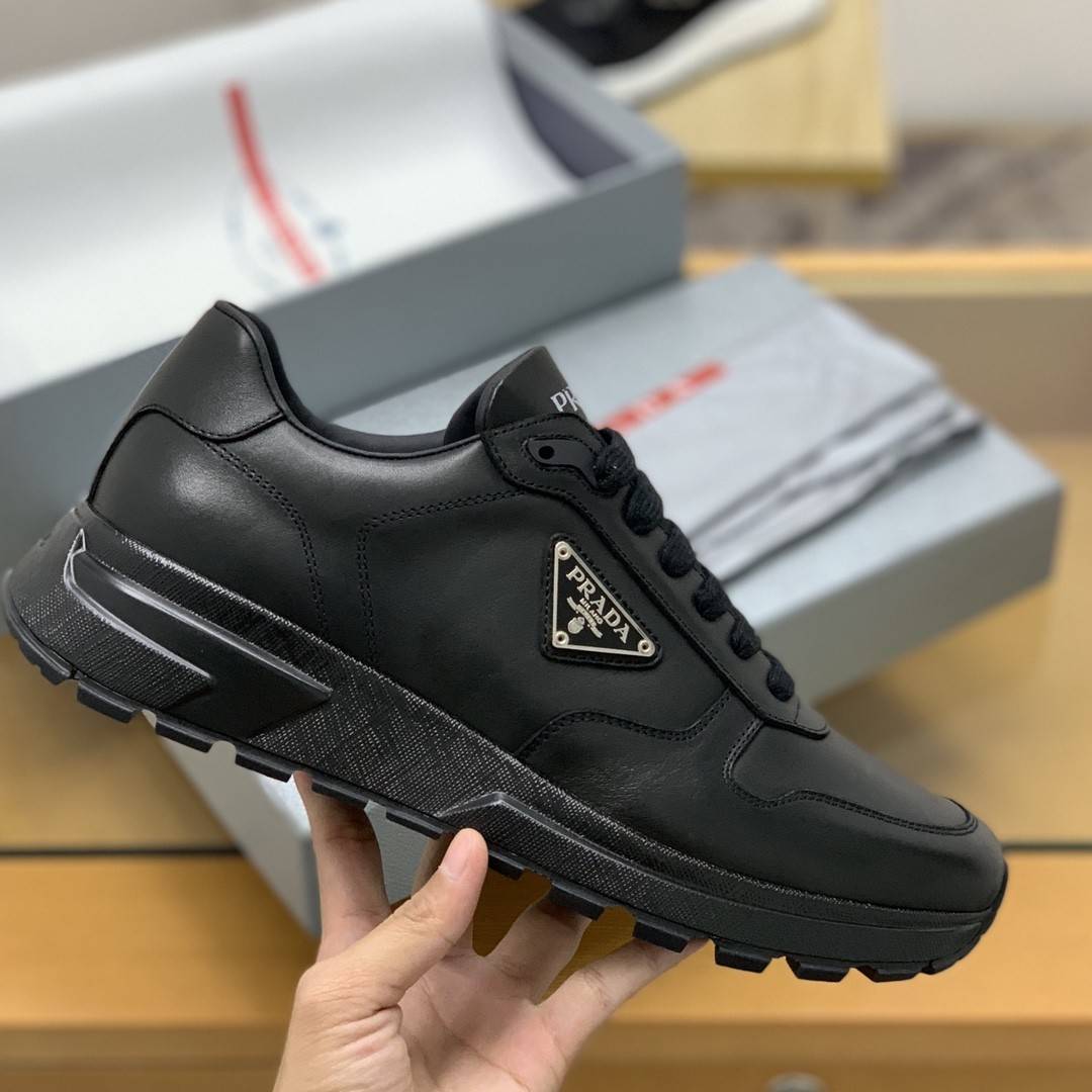 P*DA Sneakers