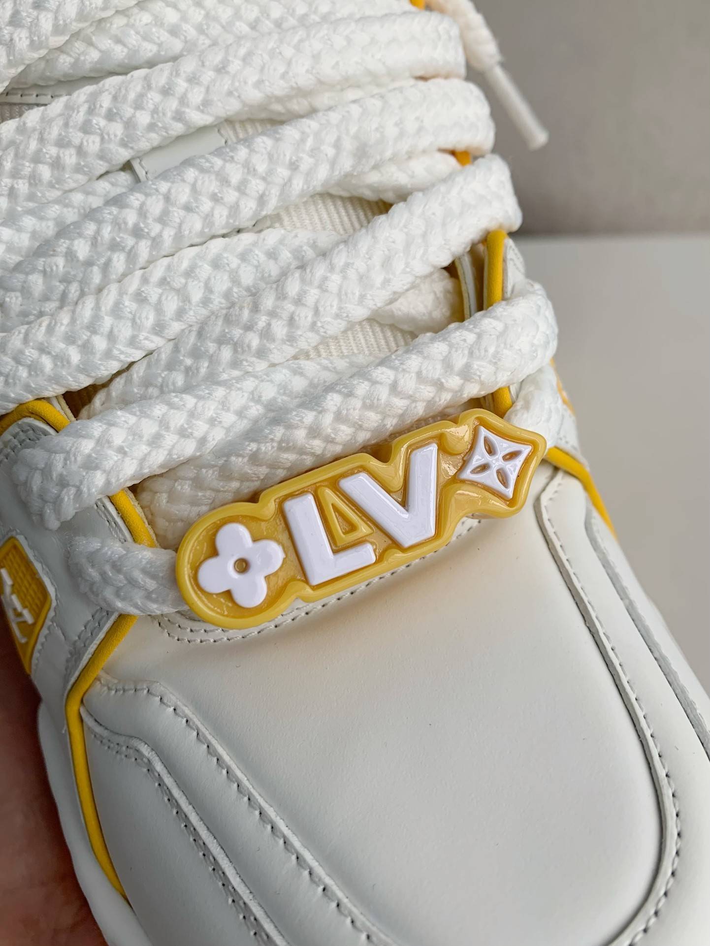 L*V TRAINER MAXI  SNEAKERS