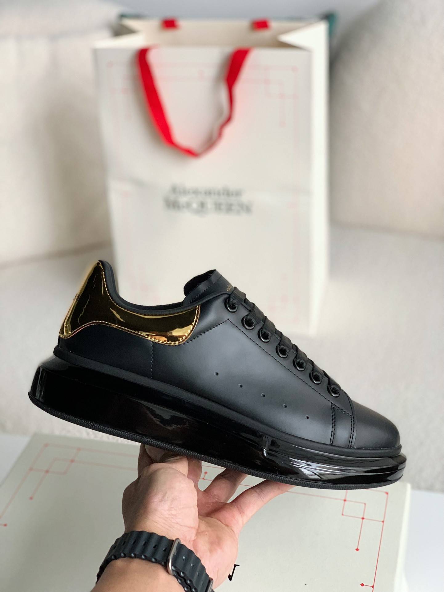 Alexander McQueen MQ golden cowhide tail Air cushion bottom Sneakers
