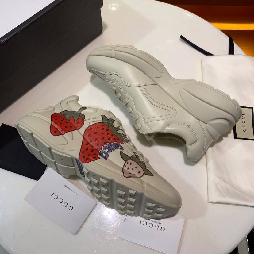 GU*IRetro Clunky Sneaker