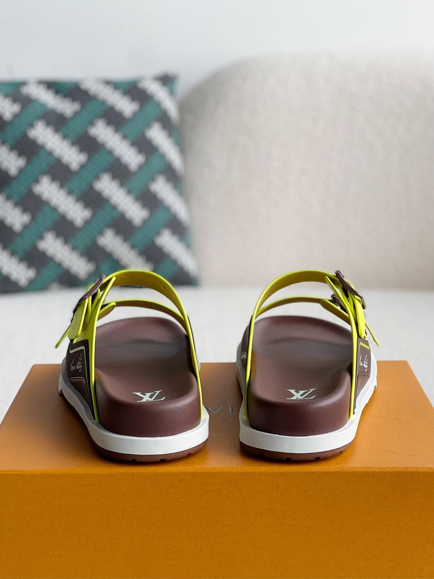 L*V MAN SLIPPERS