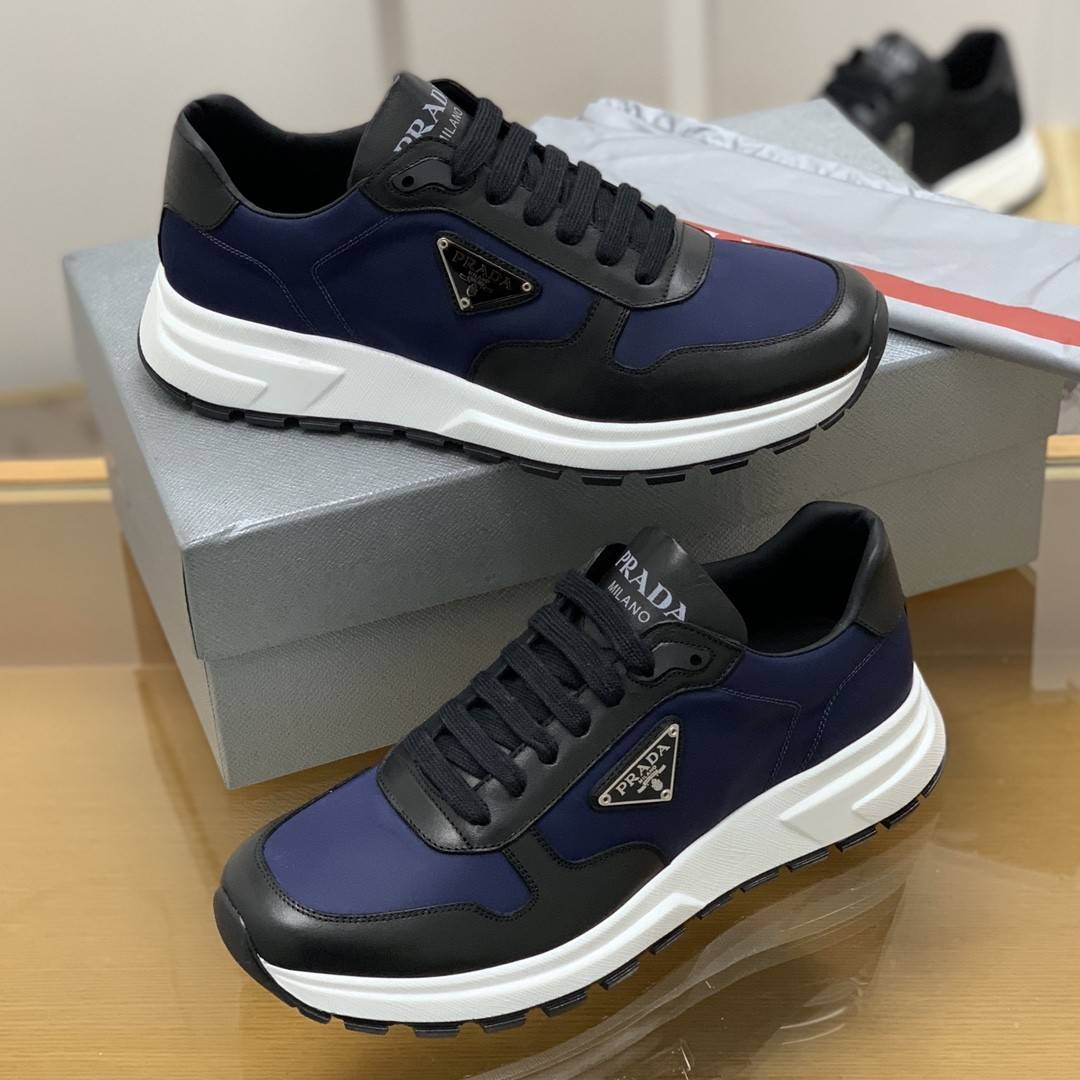 P*DA Sneakers
