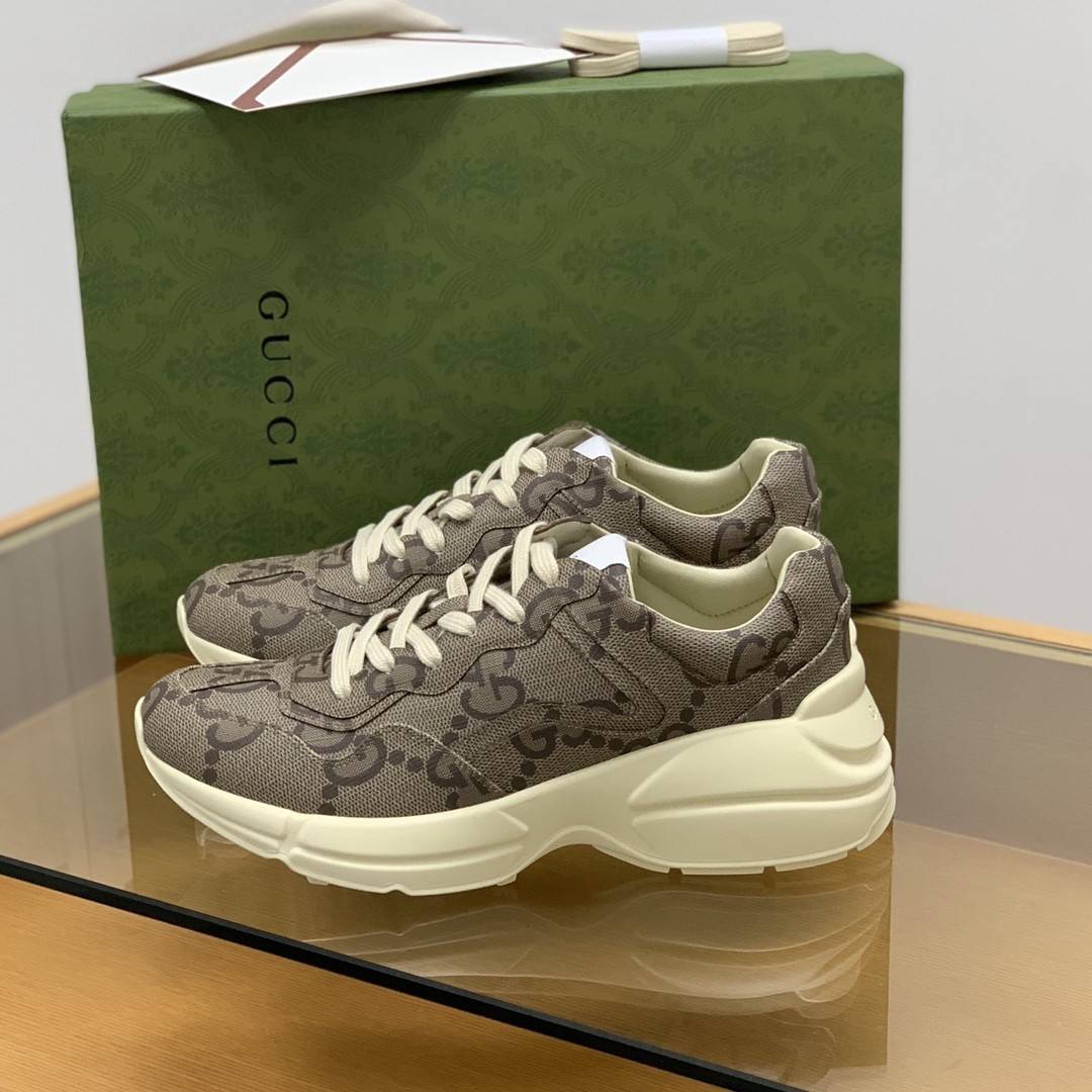 GU*IRetro Clunky Sneaker