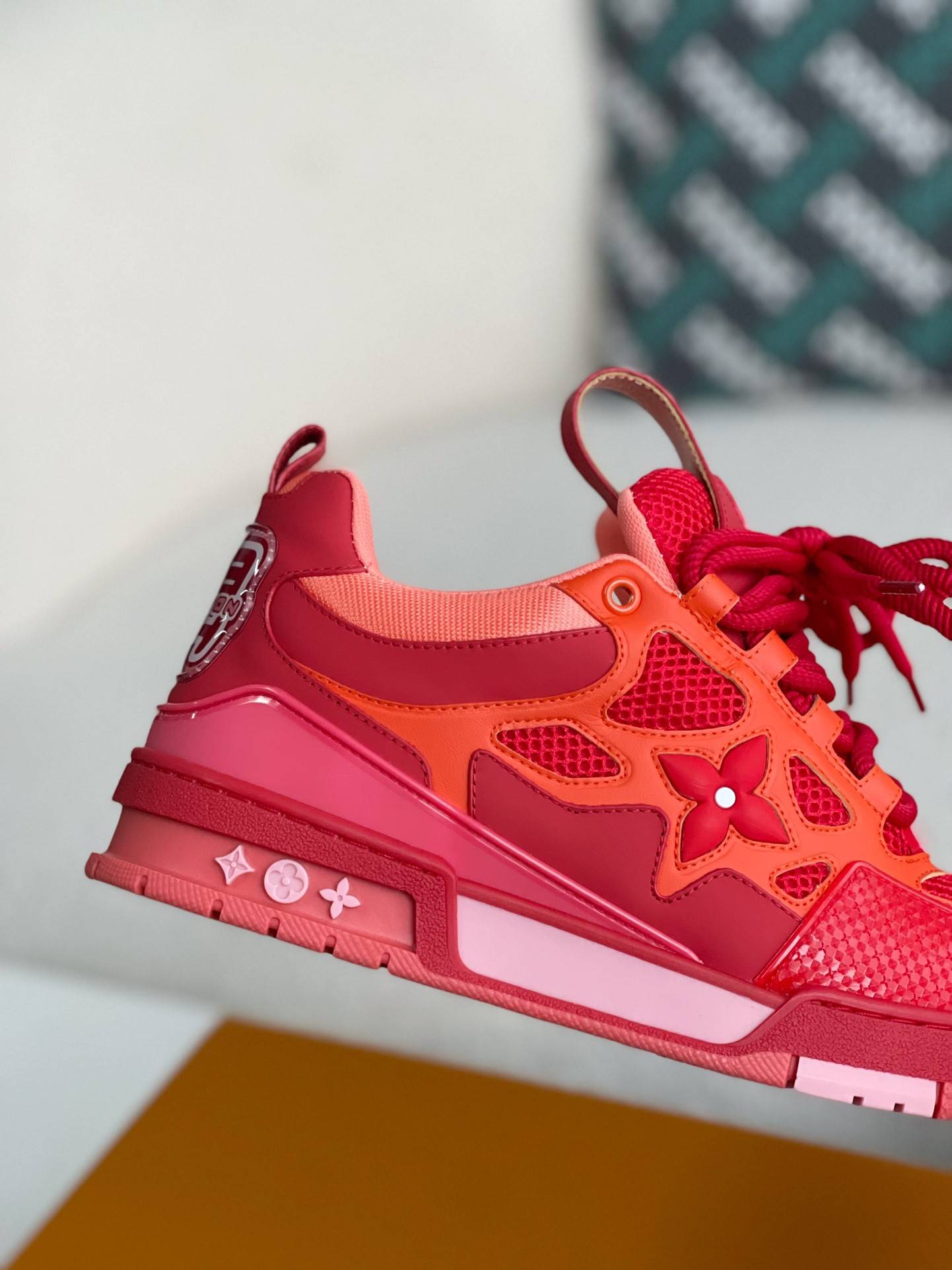 L*V RUNNER TATIC sneakers