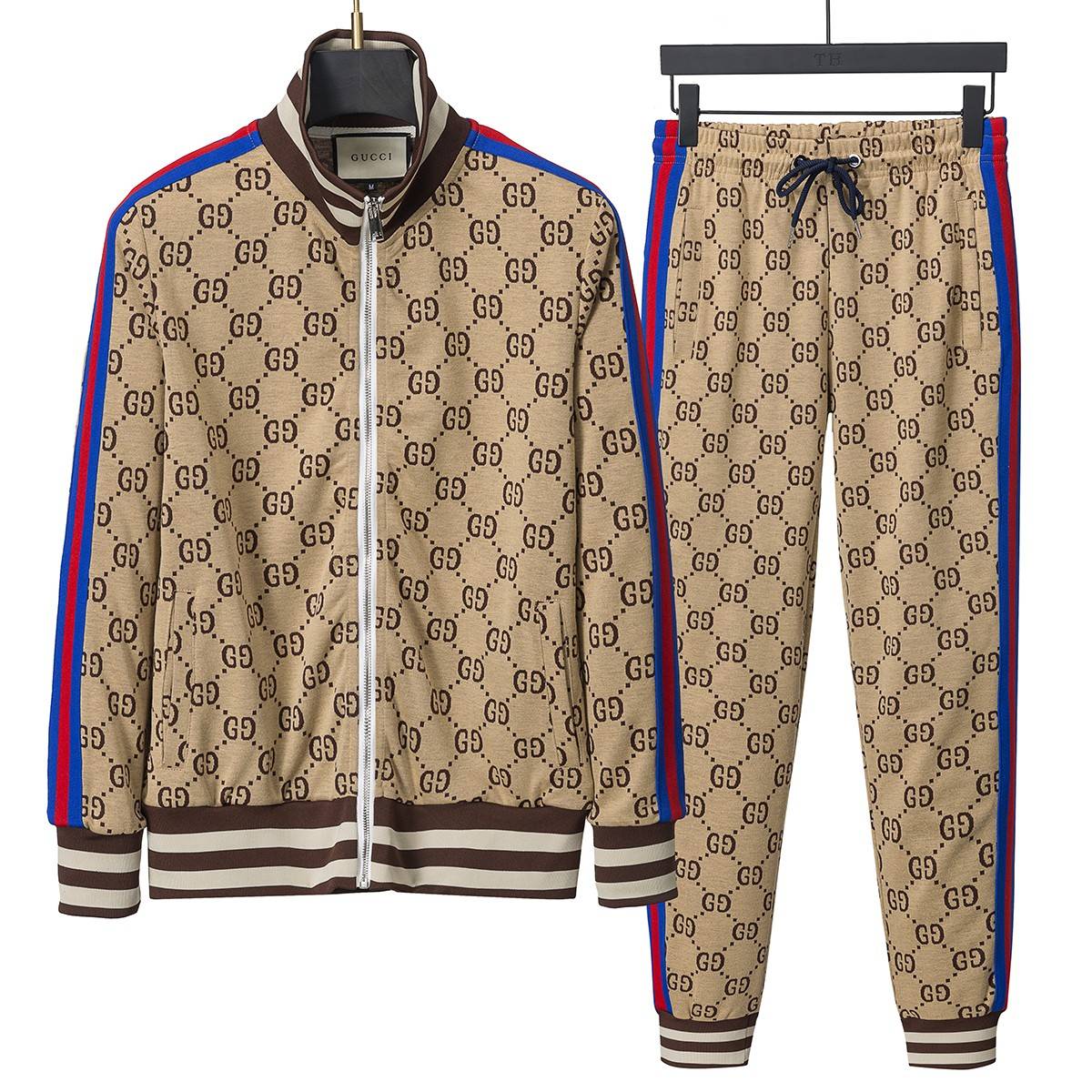 G*u*i casual suit