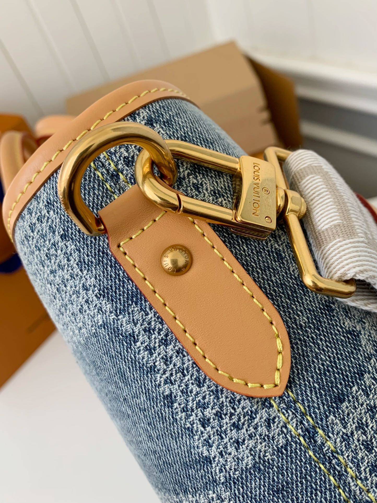 L*V New Weekend TOTE tannin jean bag  N40702  Size：43*34*17.5cm