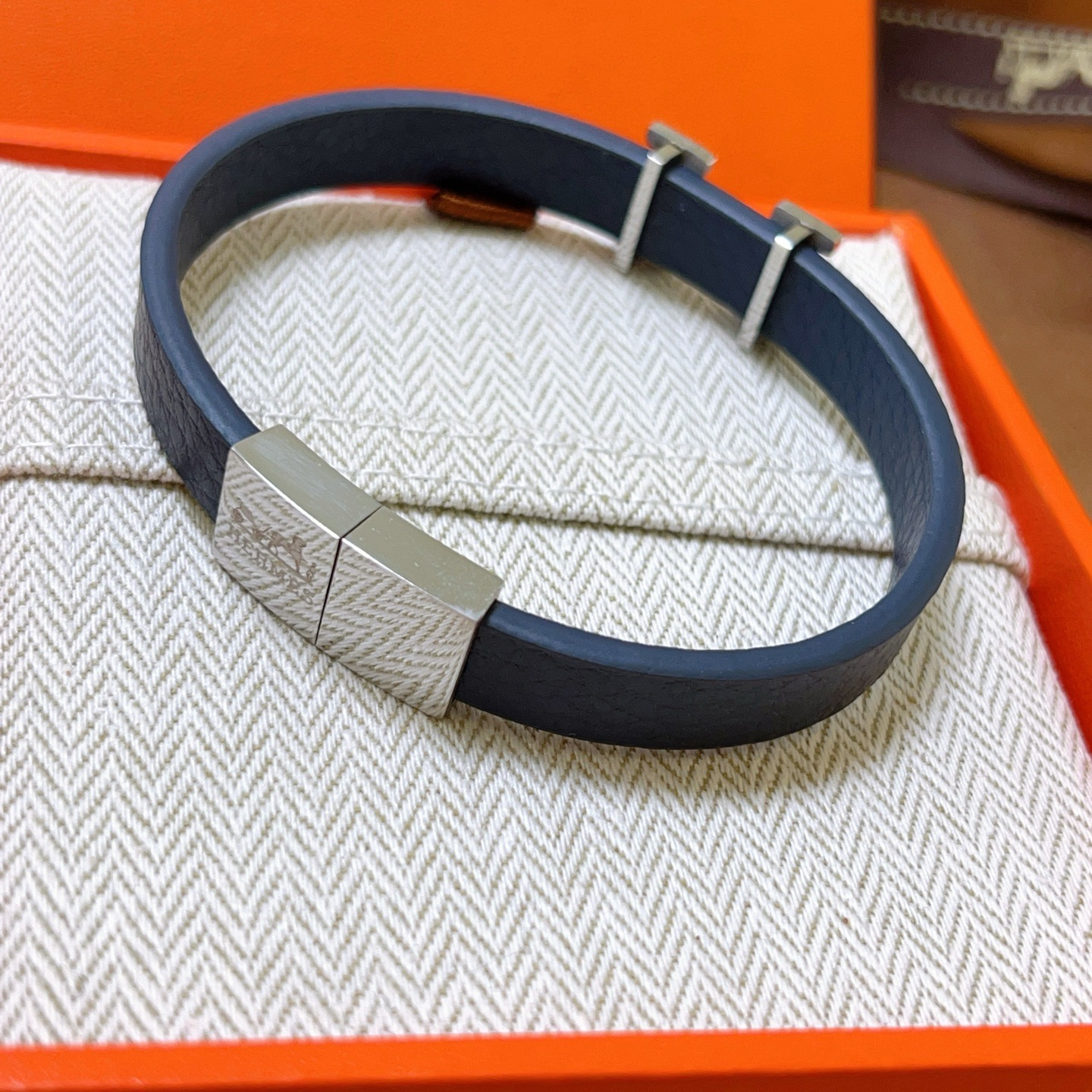 Hermès leather strap pure handmade leather material series 18k gold bracelet