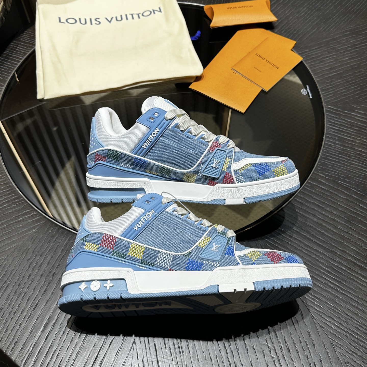 L*V TRAINER Sneakers 1AHCYB