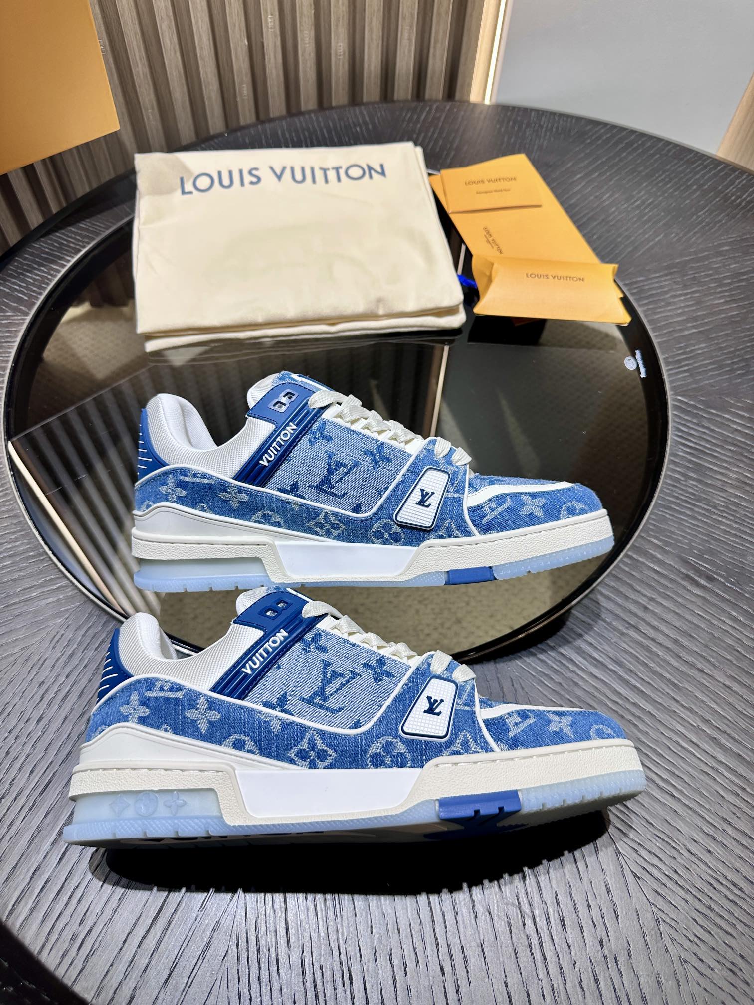 L*V TRAINER Sneakers 1ADHHV