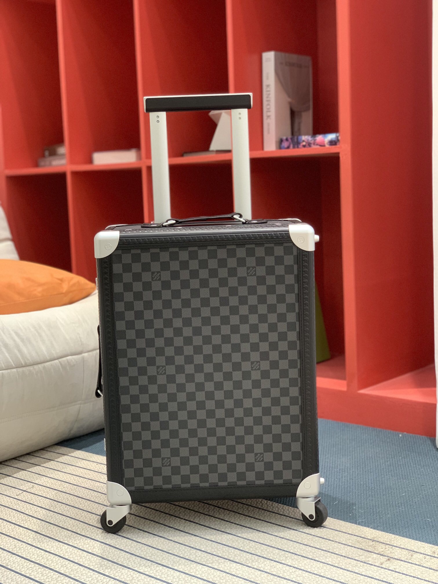 L*V Rolling Trunk