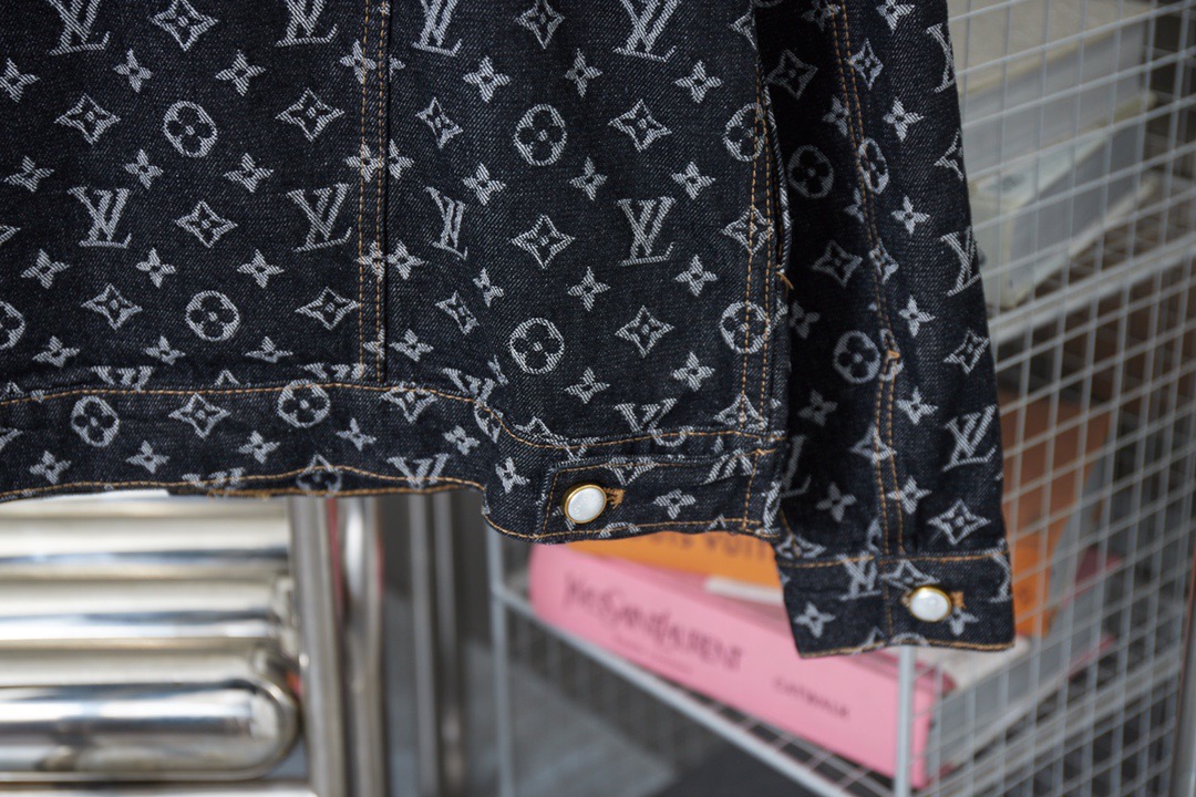 L*V x  FA  Monogram