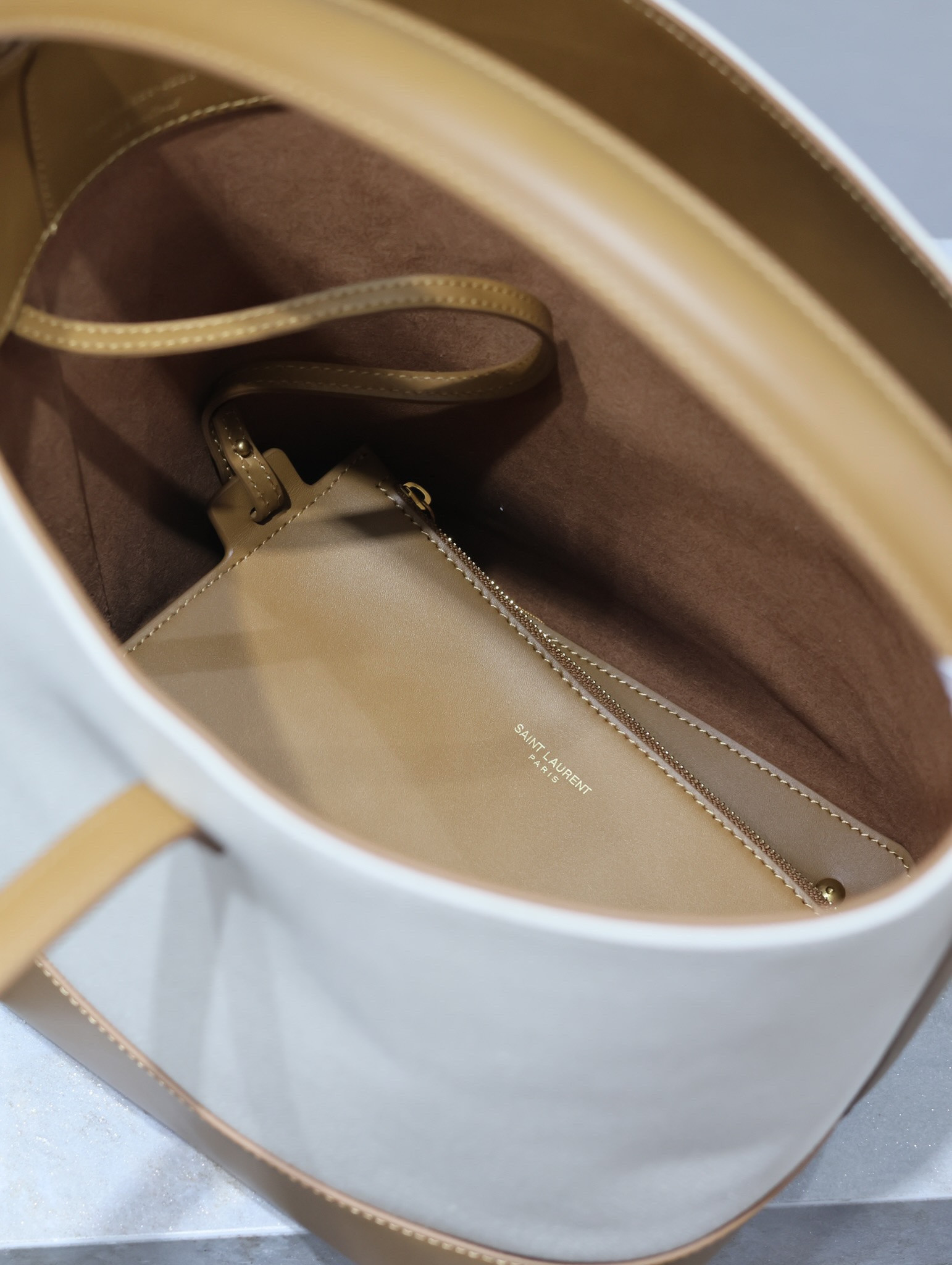 Ysl Le 5à7 Bucket