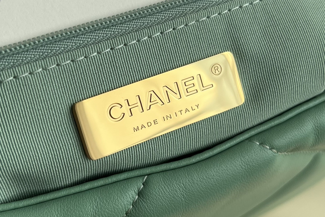 Chanle 19 Handbag