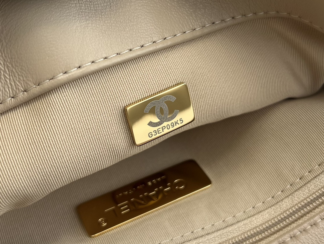Chanle 19 Handbag