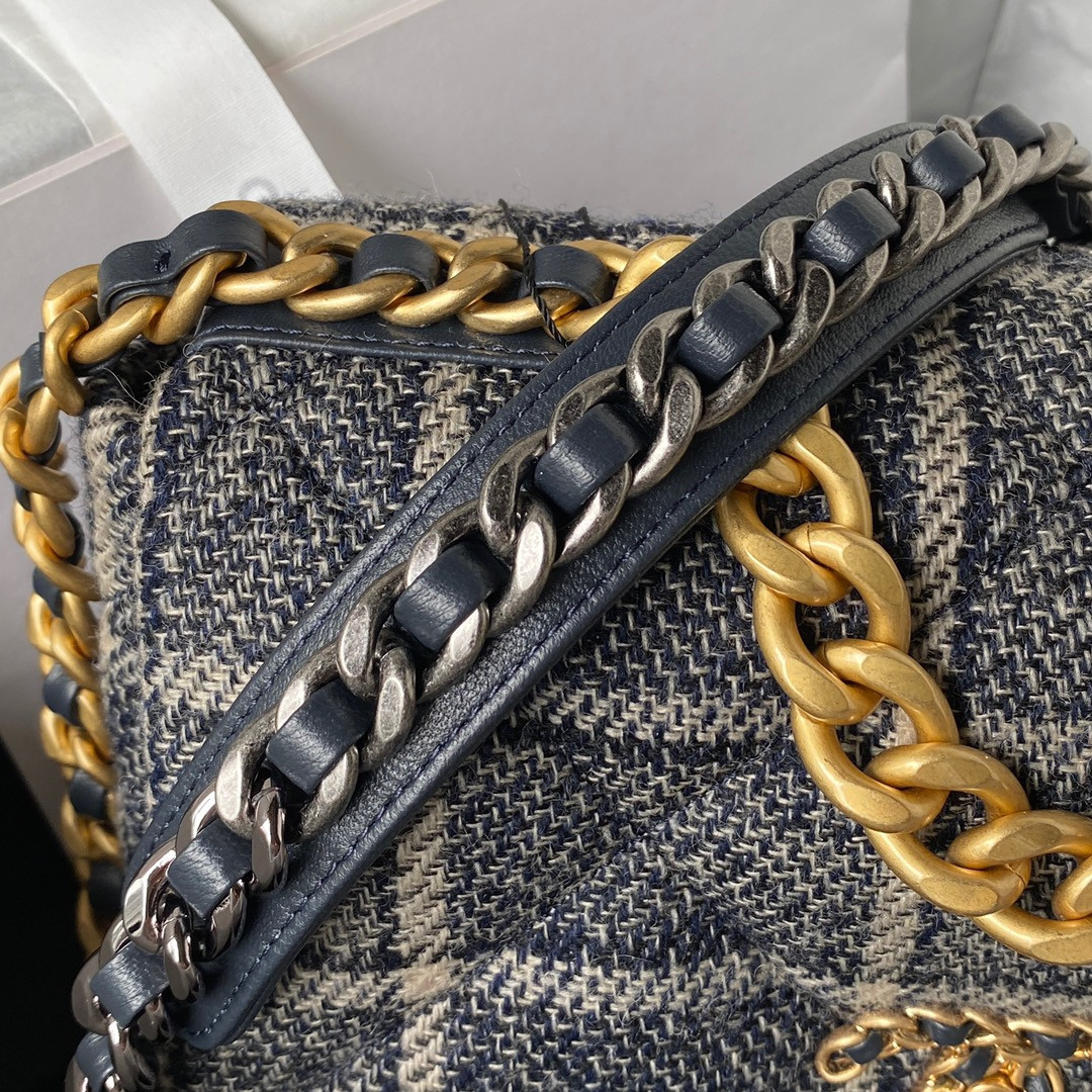 Chanle 19 Handbag