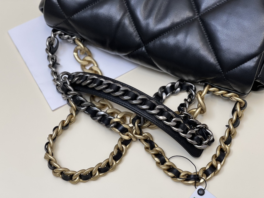 Chanle 19 Handbag