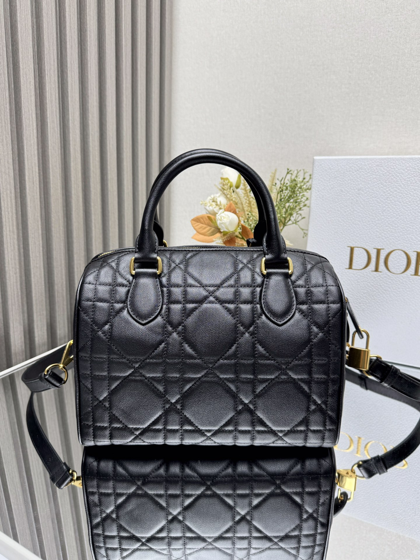 Dior Groove 25