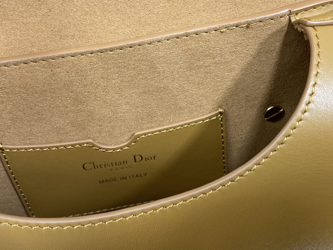 Medium Dior Bobby Bag