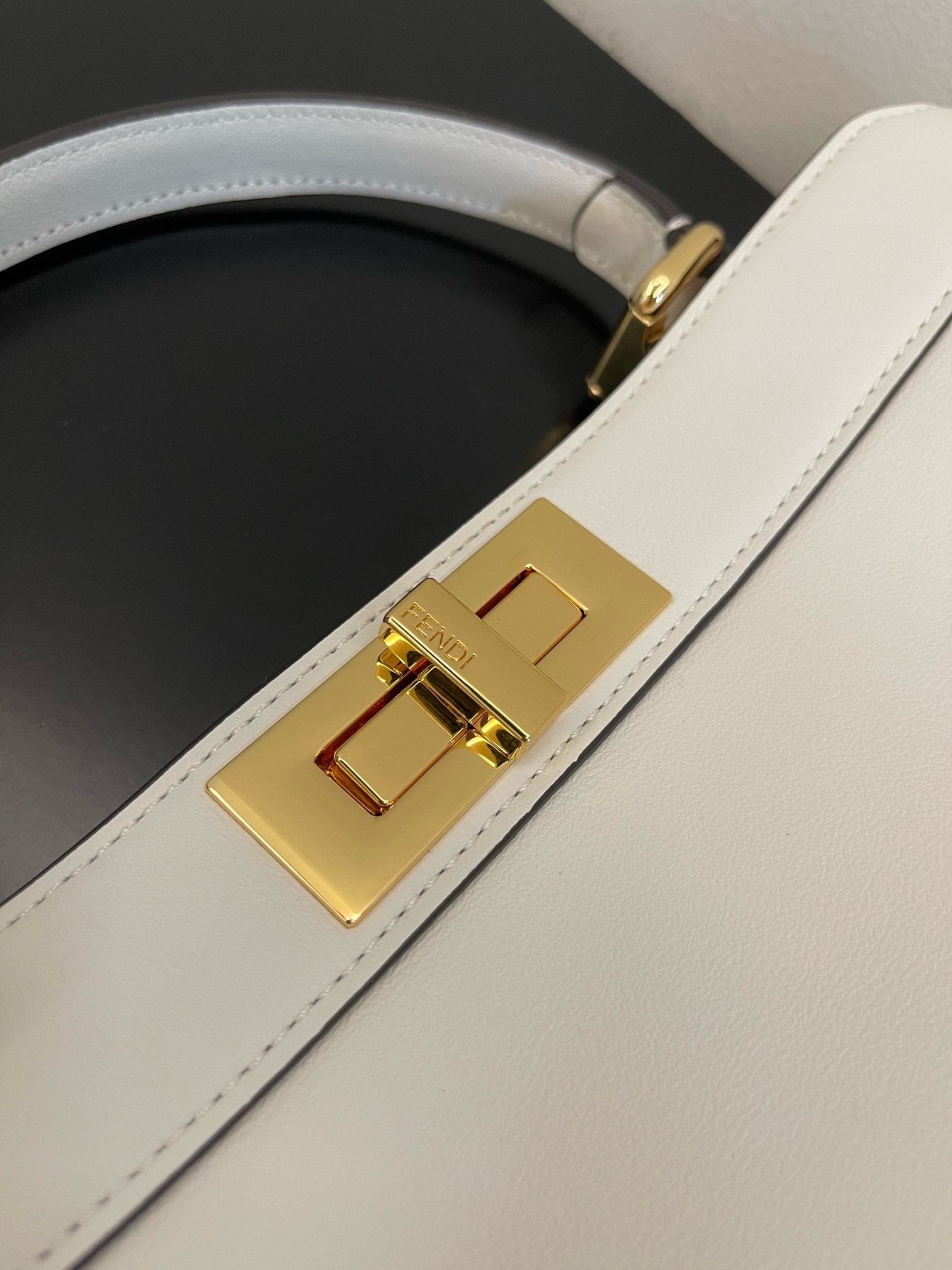 Fendi Peekaboo Iseeu Medium Bag