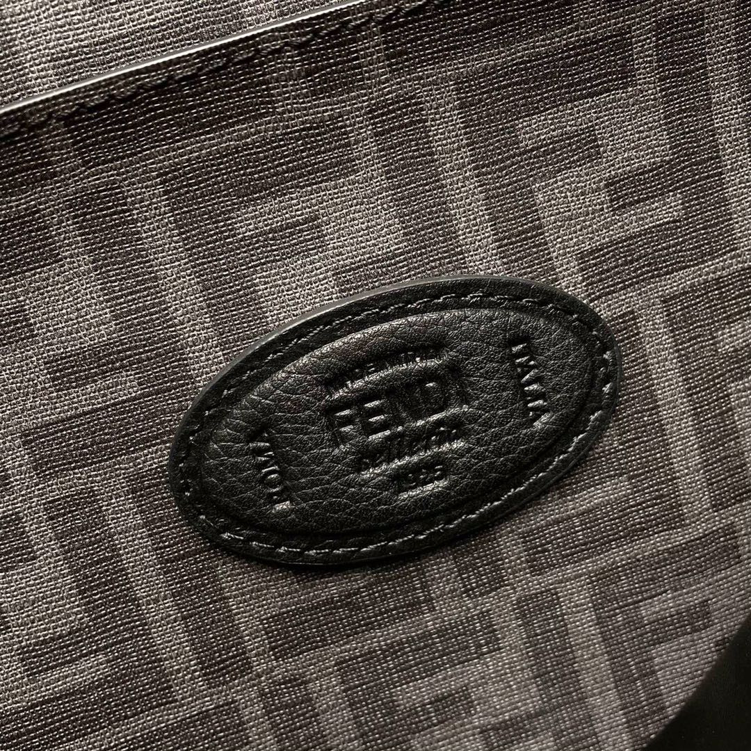 Fendi Peekaboo