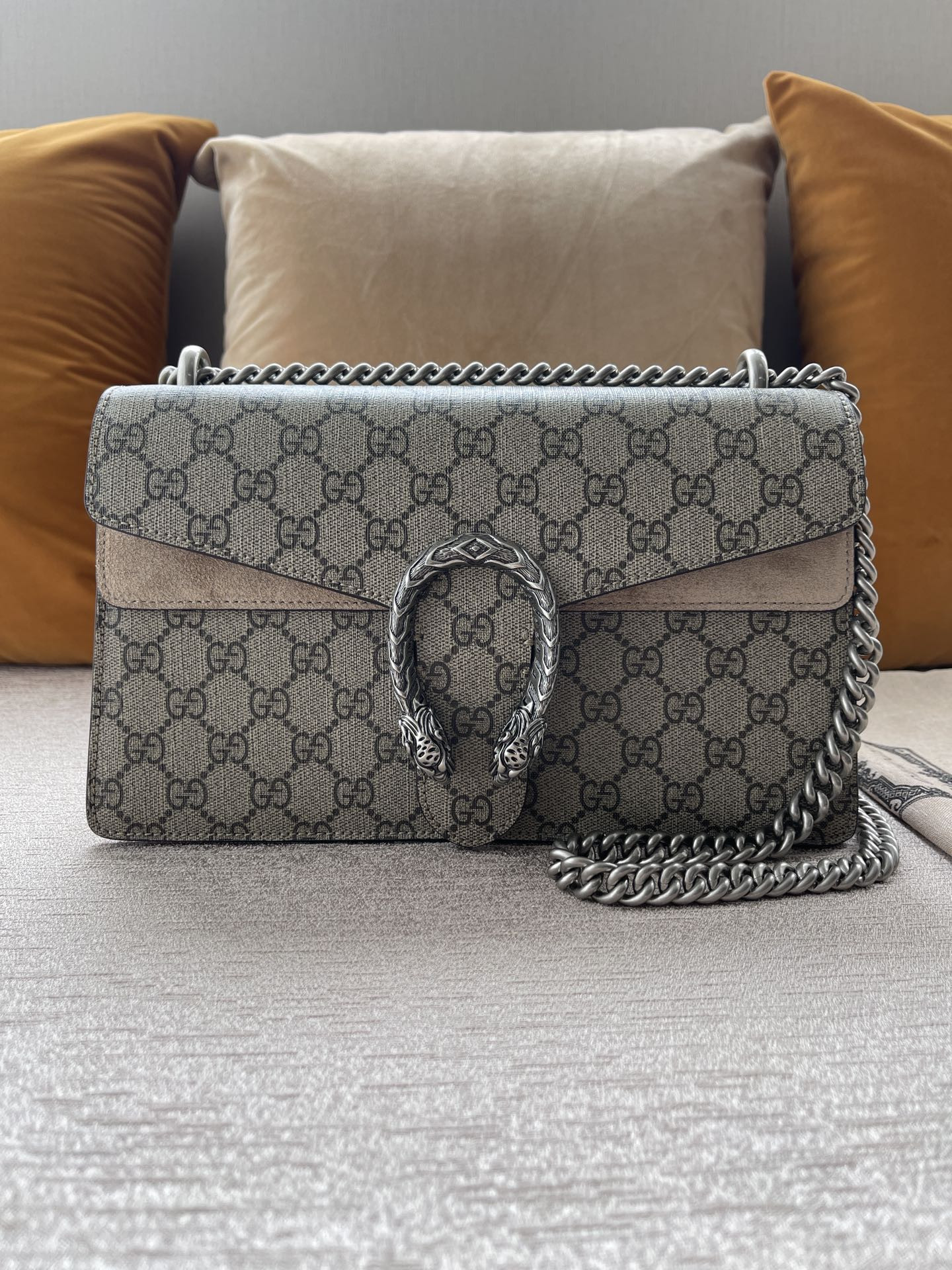 G*u*i dionysus bag