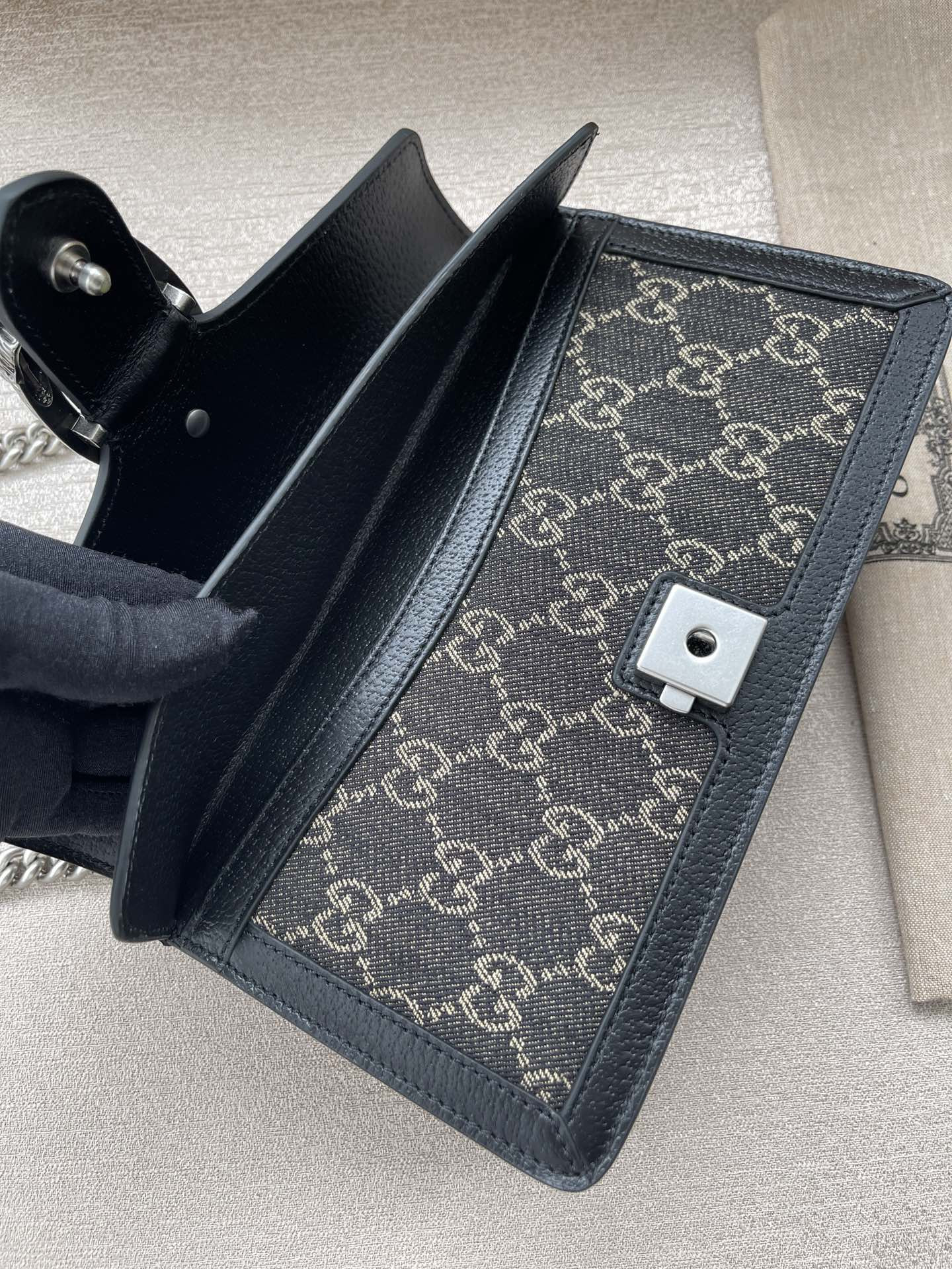 G*u*i dionysus bag