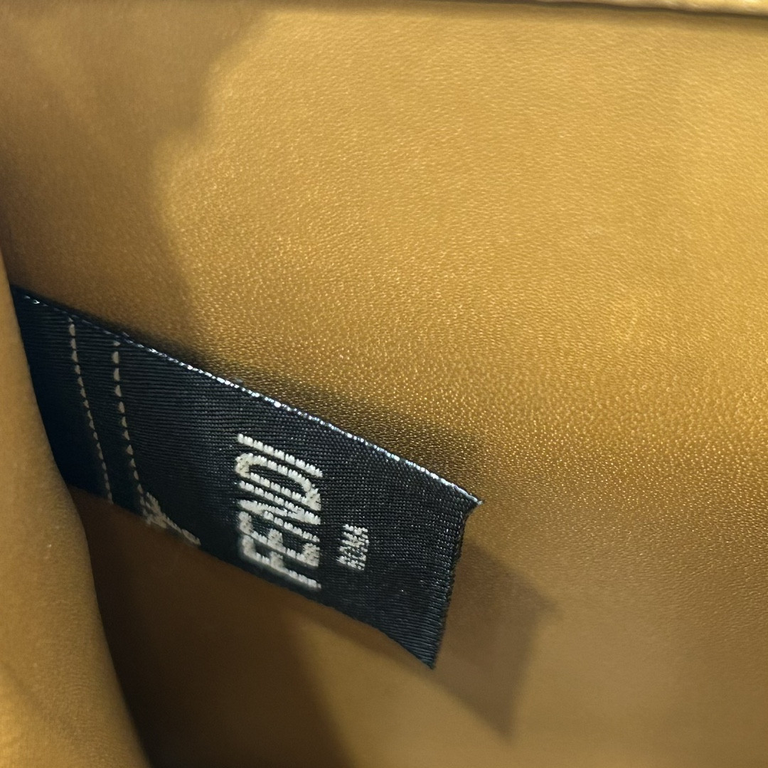 Fendi Peekaboo Iseeu Petite
